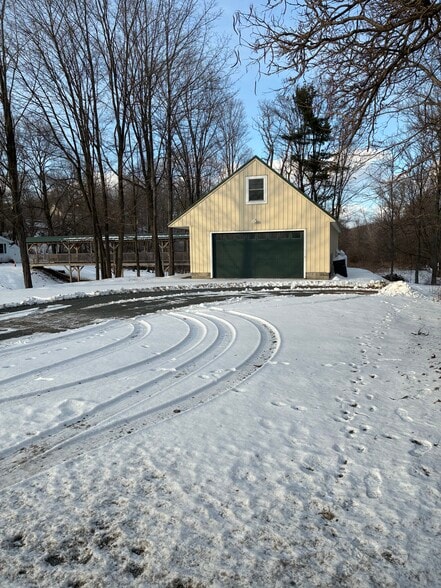 More Photos Of 1011 Hoosick Rd, Troy Storefront Retail Residential For Sale