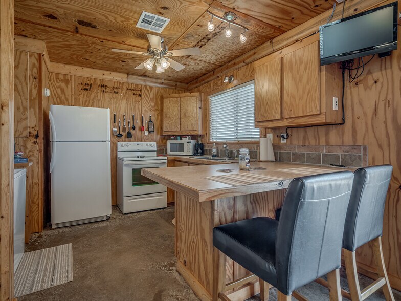 More Photos Of 341070 E 890 Rd, Chandler Lodge Meeting Hall For Sale