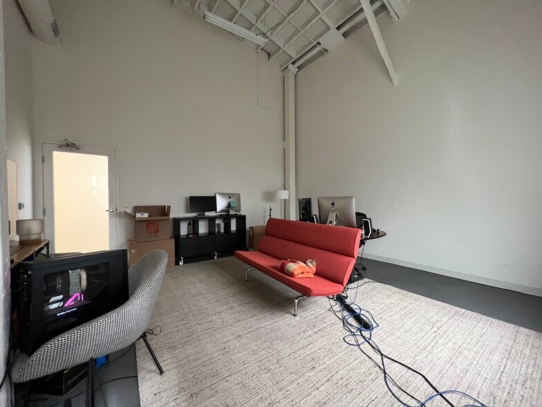 More Photos Of 2662-2684 Lacy St, Los Angeles Loft Creative Space For Lease