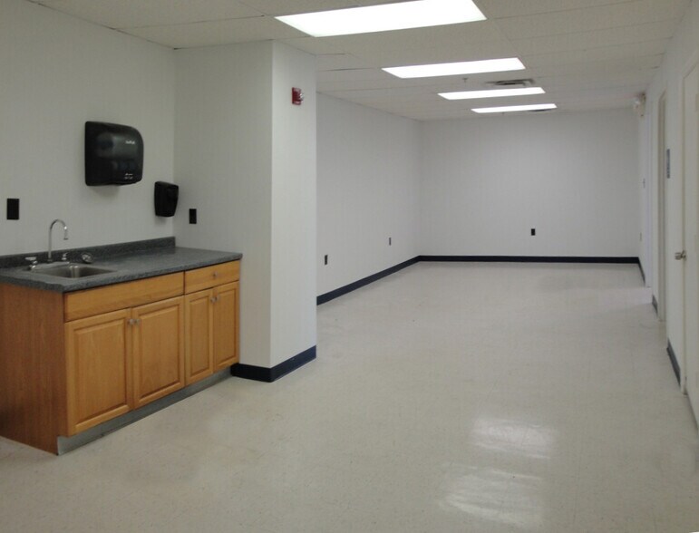 More Photos Of 2554 Needmore Rd, Dayton Warehouse For Lease