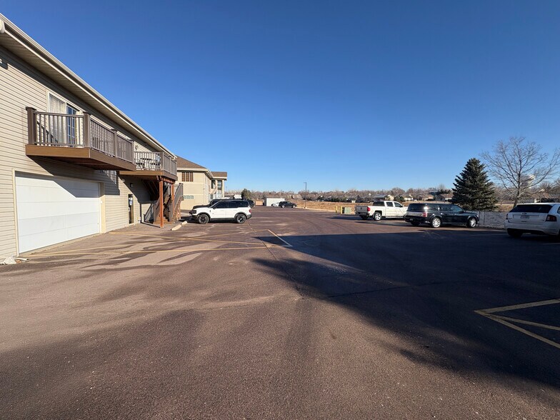 More Photos Of 5200 S Cliff Ave, Sioux Falls Office For Lease