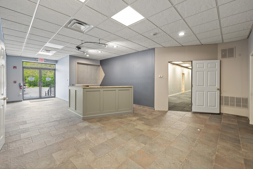 More Photos Of 47 Maple Ave, Flemington Light Manufacturing For Lease