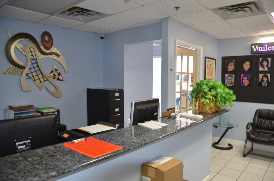 More Photos Of 2071 Irving Park Rd, Hanover Park Medical For Lease