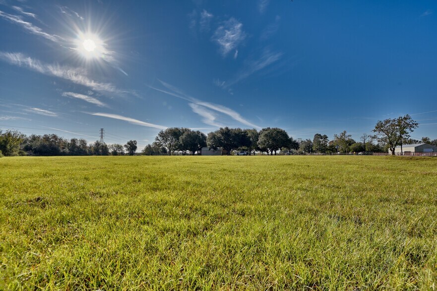 More Photos Of 16010 Warren Ranch Rd, Hockley Land For Sale