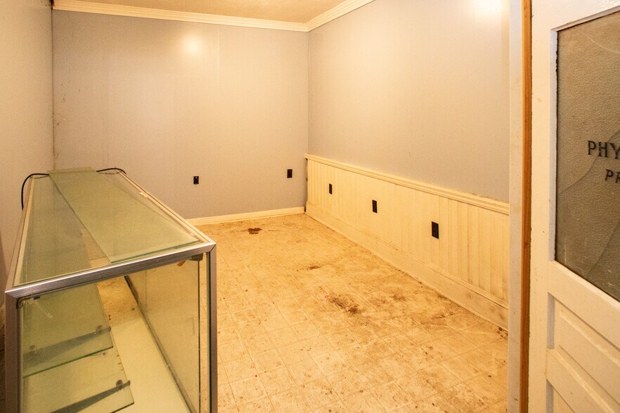 More Photos Of 514 S Elm St, Greensboro Storefront Retail Residential For Sale
