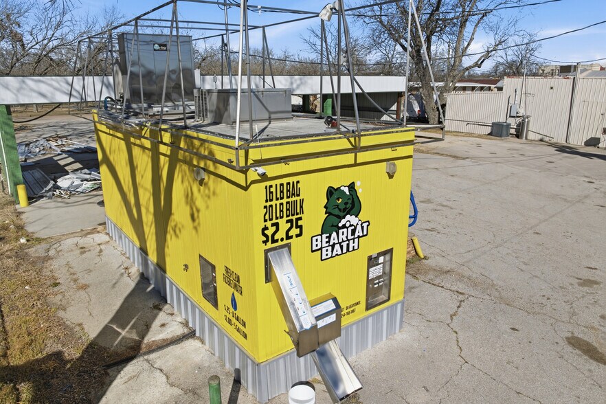 More Photos Of 703 Avenue E, Moody Specialty For Sale