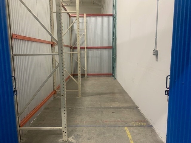More Photos Of 245 S Spruce Ave, South San Francisco Distribution For Lease
