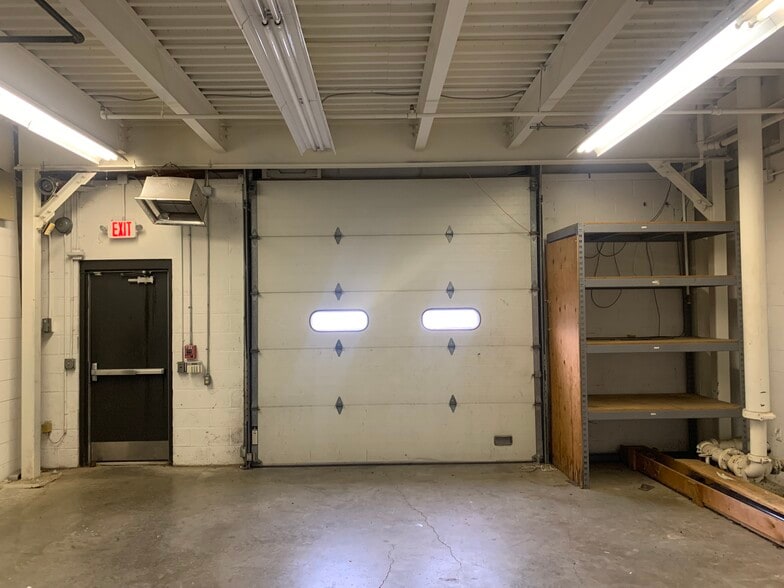 More Photos Of 1100 First State Blvd, Stanton Light Distribution For Lease