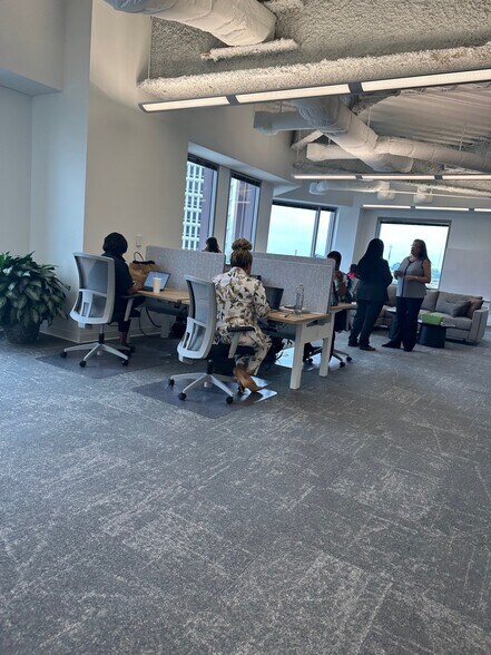 More Photos Of 600 Peachtree St NE, Atlanta Coworking Space