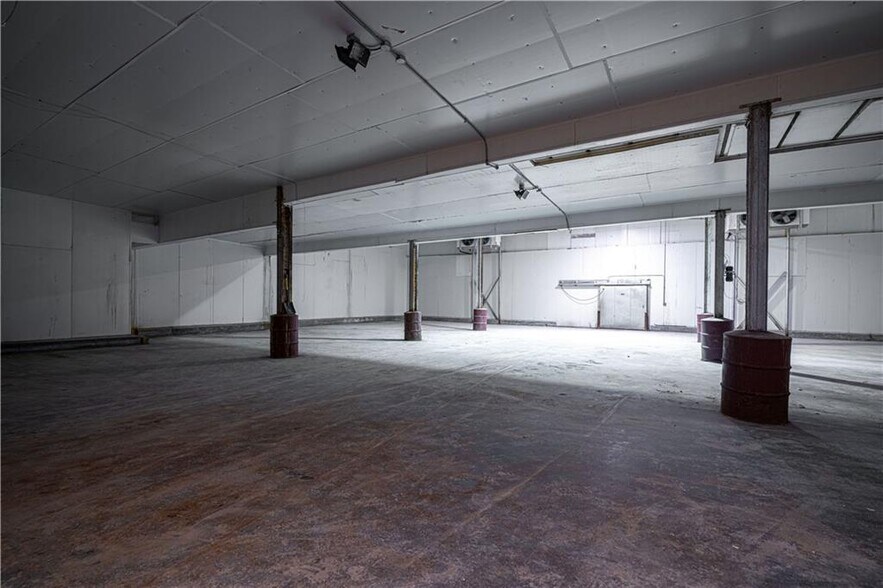 More Photos Of 202 Main St, Saint Joseph Refrigeration Cold Storage For Lease