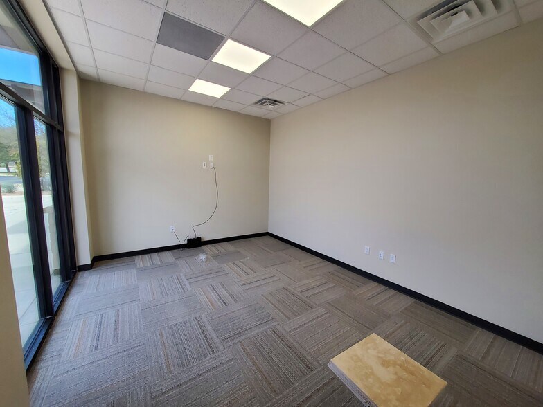 More Photos Of 4725 College Park, San Antonio Office For Lease