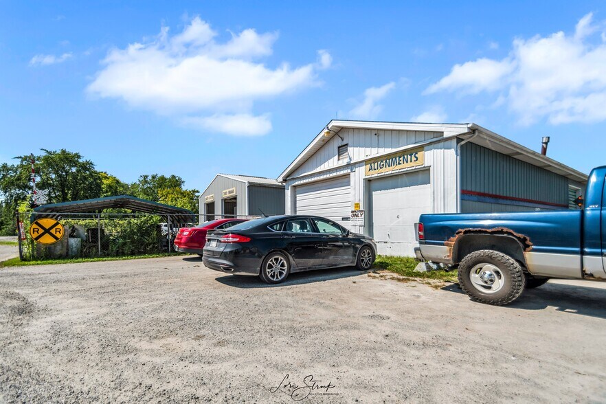 More Photos Of 300 Railroad Ave, Wheeler Auto Repair For Sale
