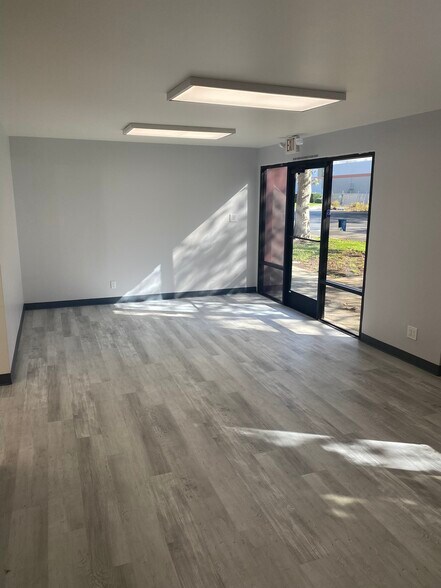 More Photos Of 21063 Cabot Blvd, Hayward Warehouse For Sale