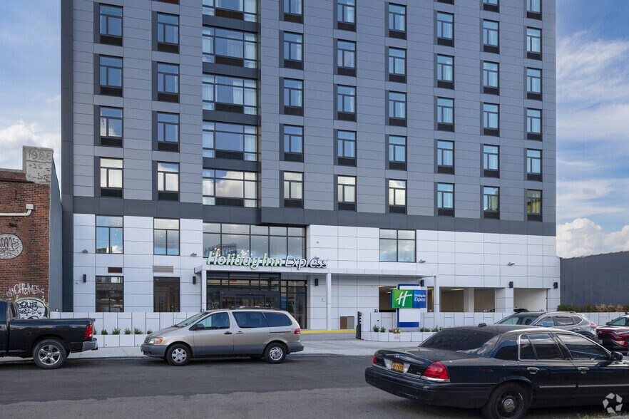 More Photos Of 52-09 31st Pl, Long Island City Hospitality For Sale