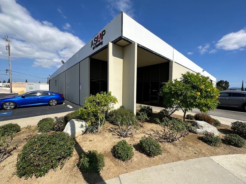 More Photos Of 21110-21129 Osborne St, Canoga Park Unknown For Lease