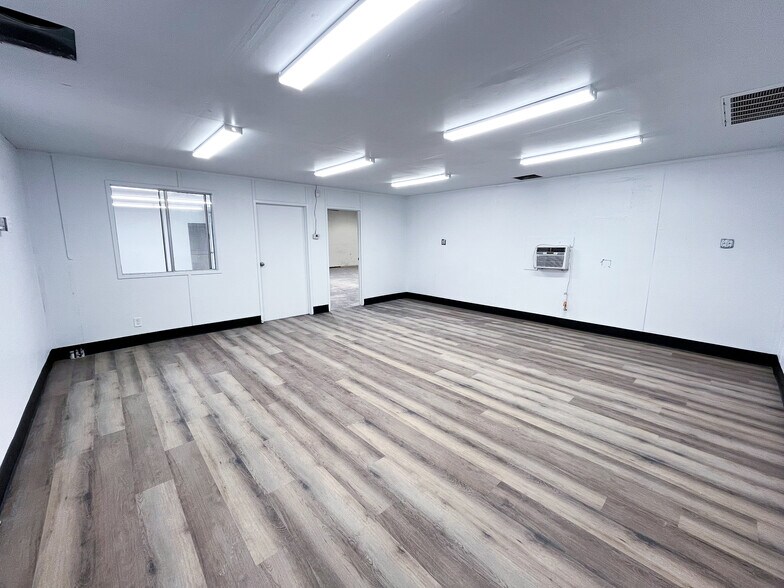 More Photos Of 2730 E Woodward Ave, Fresno Industrial For Sale