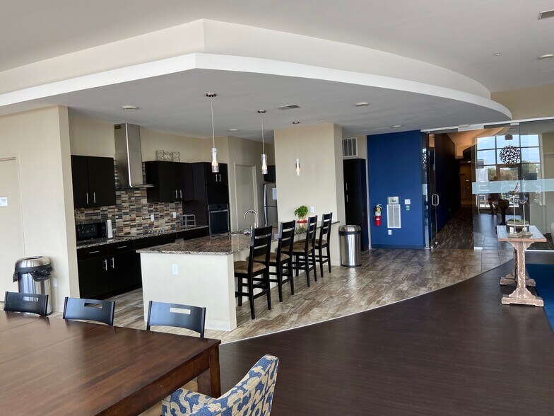 More Photos Of 115 E Walnut St, Green Bay Apartments For Lease