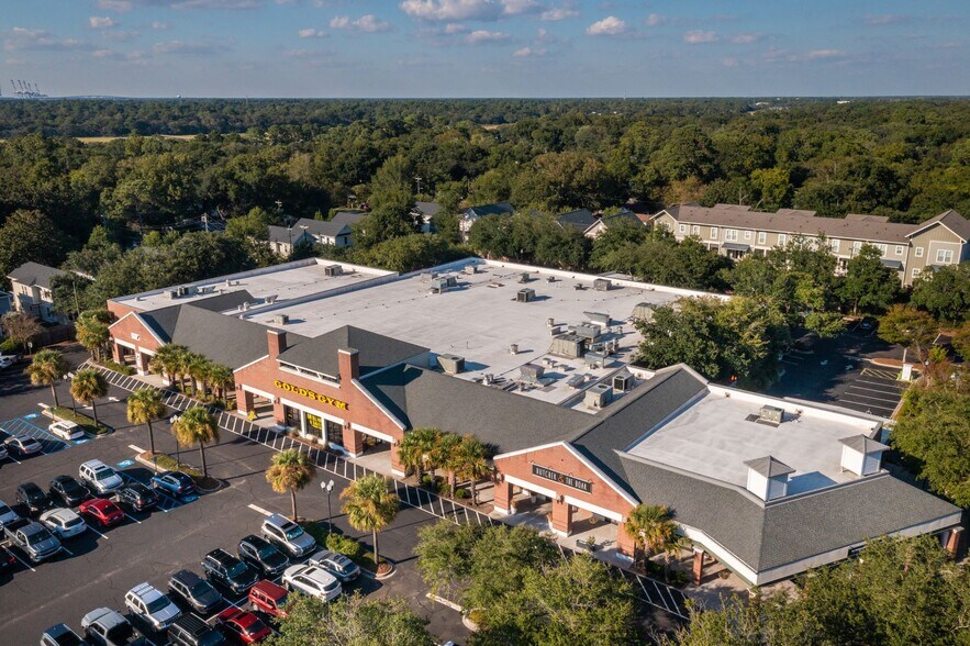 More Photos Of 730-760 Coleman Blvd, Mount Pleasant General Retail For Lease