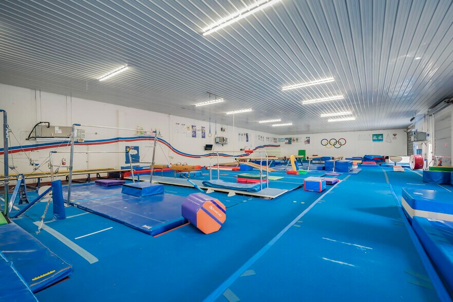 More Photos Of 1013 SE Holbrook Ct, Port Saint Lucie Warehouse For Sale