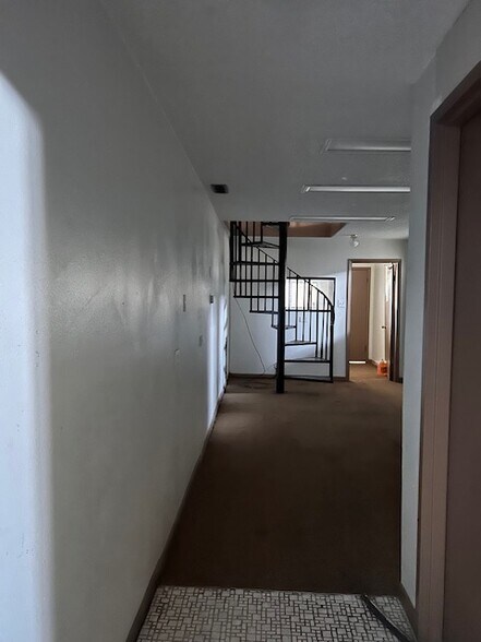 More Photos Of 3936-3940 Niagara St, Denver Light Distribution For Lease