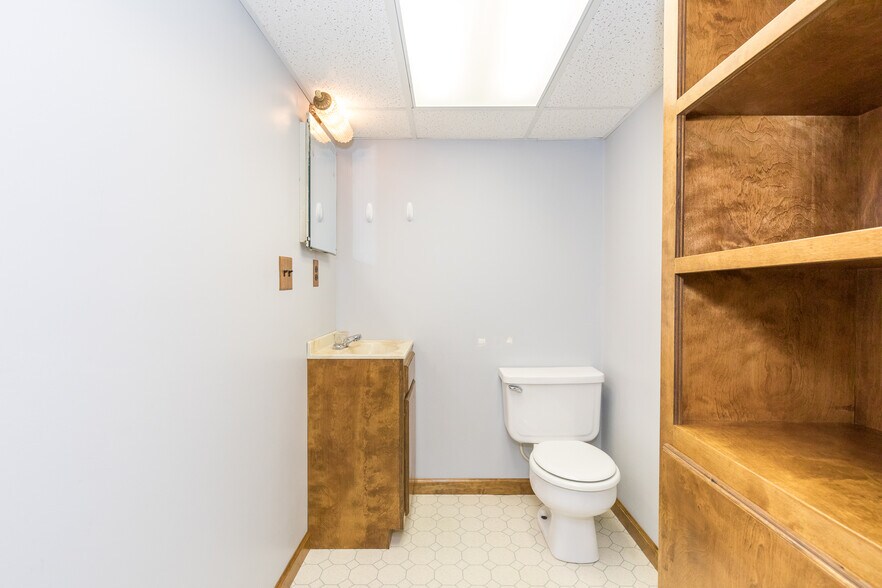 More Photos Of 131 Copenhaver St, Marion Shelter For Sale