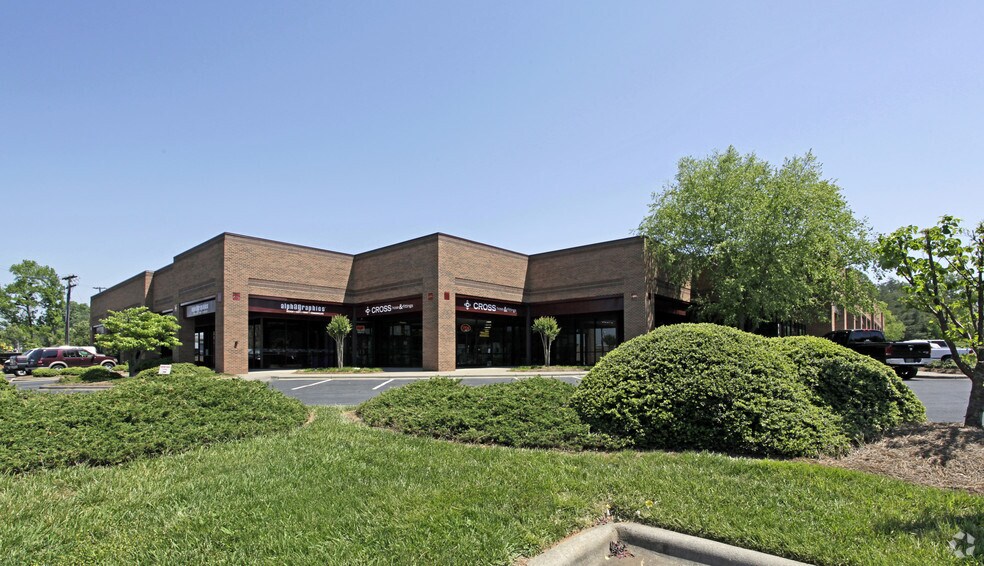 More Photos Of 8100 North Point Blvd, Winston-Salem Flex For Lease