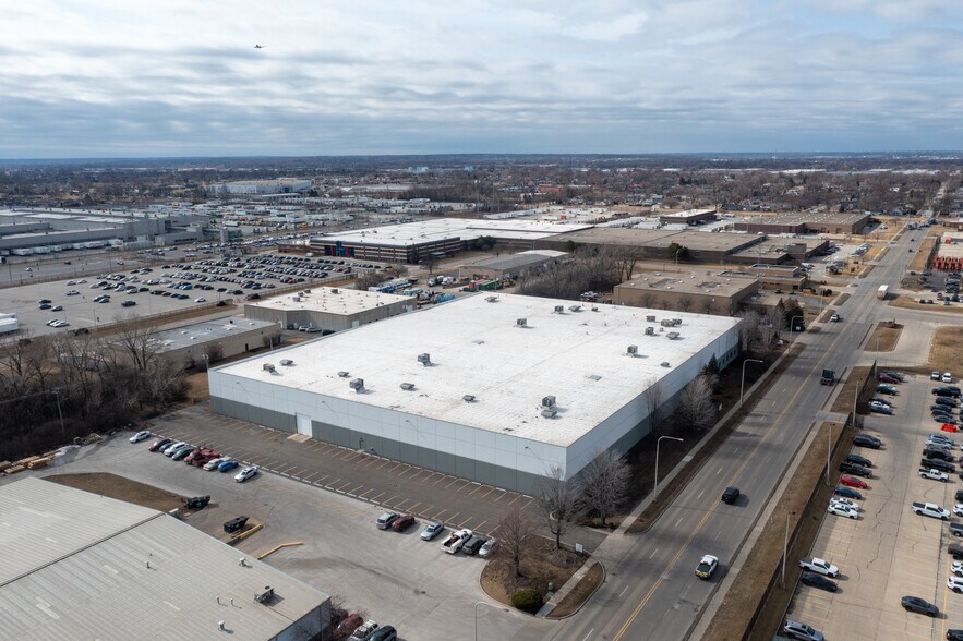 More Photos Of 6721 W 73rd St, Bedford Park Manufacturing For Sale
