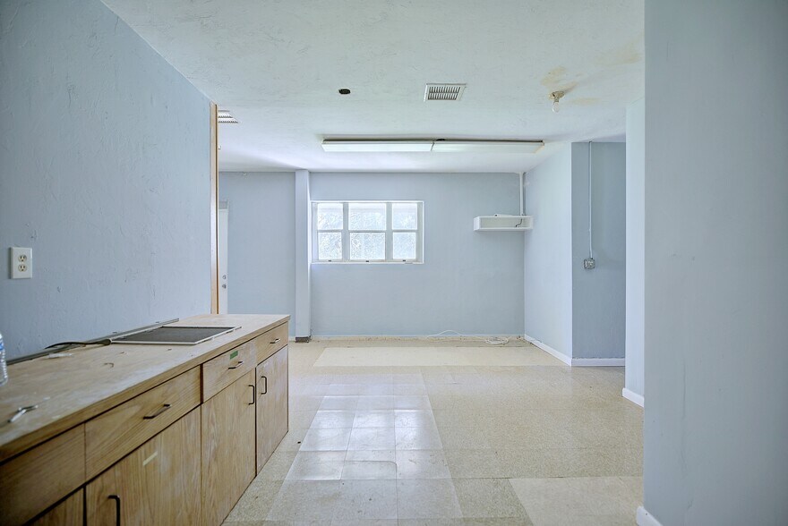 More Photos Of 10405 US Highway 27 S, Sebring Freestanding For Sale