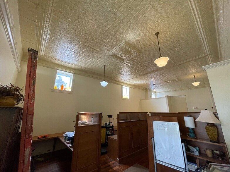 More Photos Of 301 Washington St W, Charleston Office For Lease