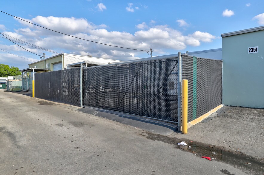 More Photos Of 2341 NW 30th St, Oakland Park Warehouse For Sale