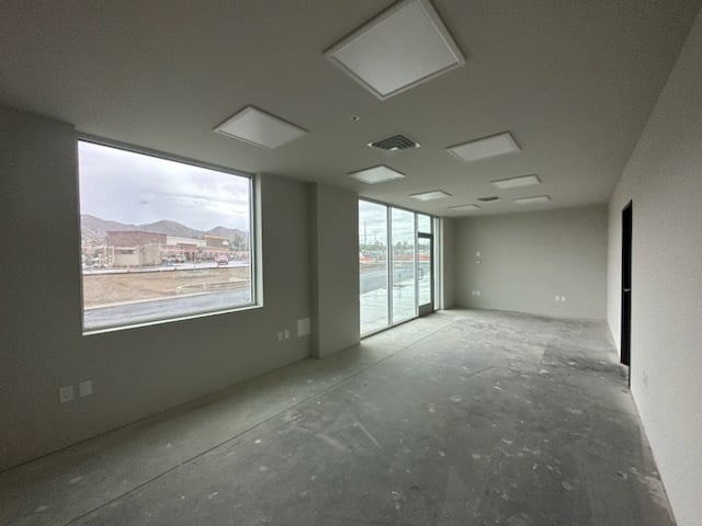 More Photos Of 33575 Mission Trail, Lake Elsinore Showroom For Lease