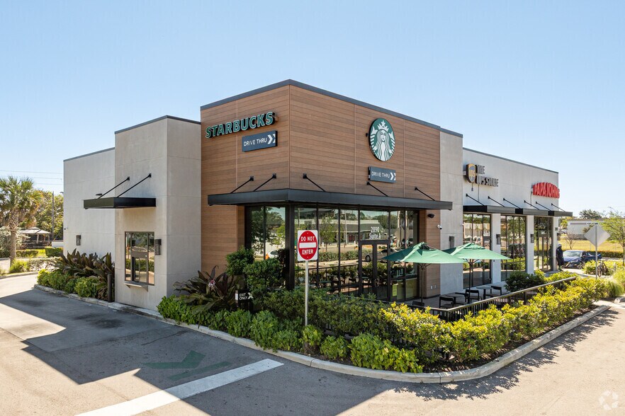 More Photos Of 2890 W Broward Blvd, Fort Lauderdale Freestanding For Lease