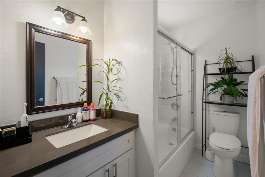 More Photos Of 736 Madison Ave, Redwood City Apartments For Sale