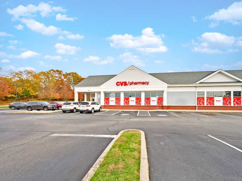 More Photos Of 500 Main Rd, Tiverton Drugstore For Sale