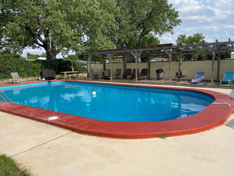 More Photos Of 900 N Burford Ave, Watonga Specialty For Sale