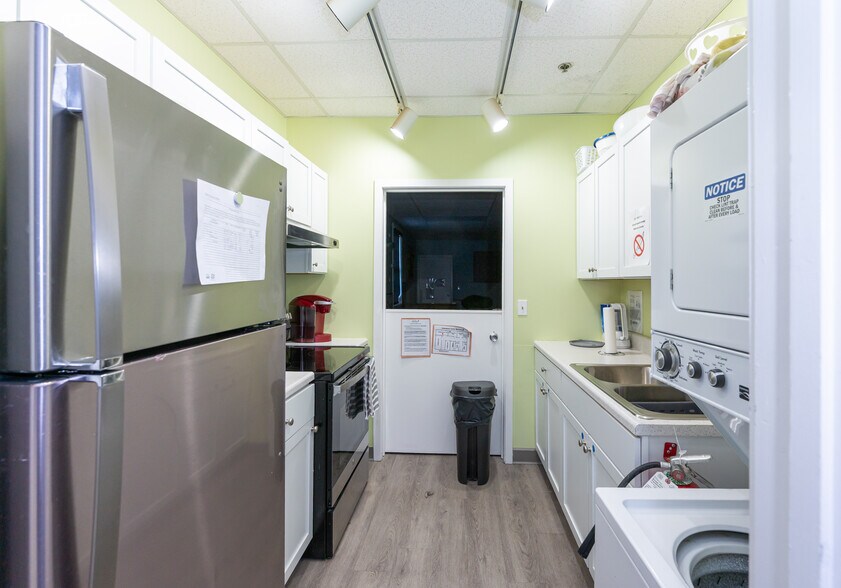 More Photos Of 36 Sparhawk St, Amesbury Daycare Center For Sale