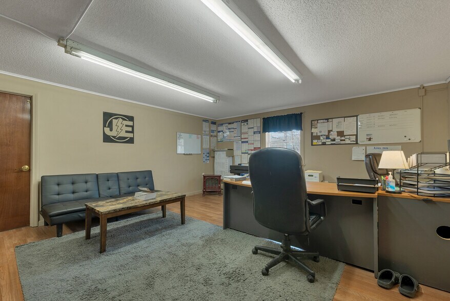 More Photos Of 55 Maynesboro St, Berlin Industrial For Sale