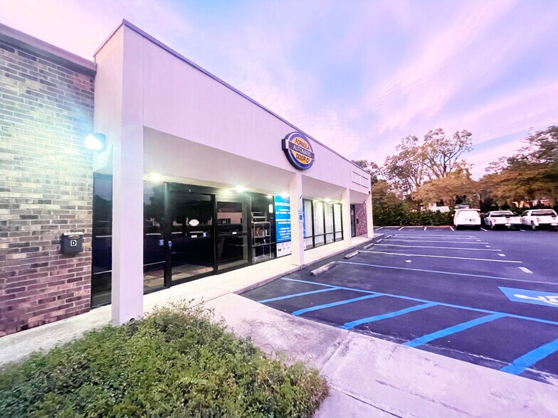 Primary Photo Of 1033 Wappoo Rd, Charleston Showroom For Lease