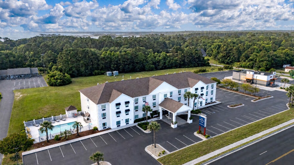 More Photos Of 801 Cedar Point Blvd, Cedar Point Hotel For Sale