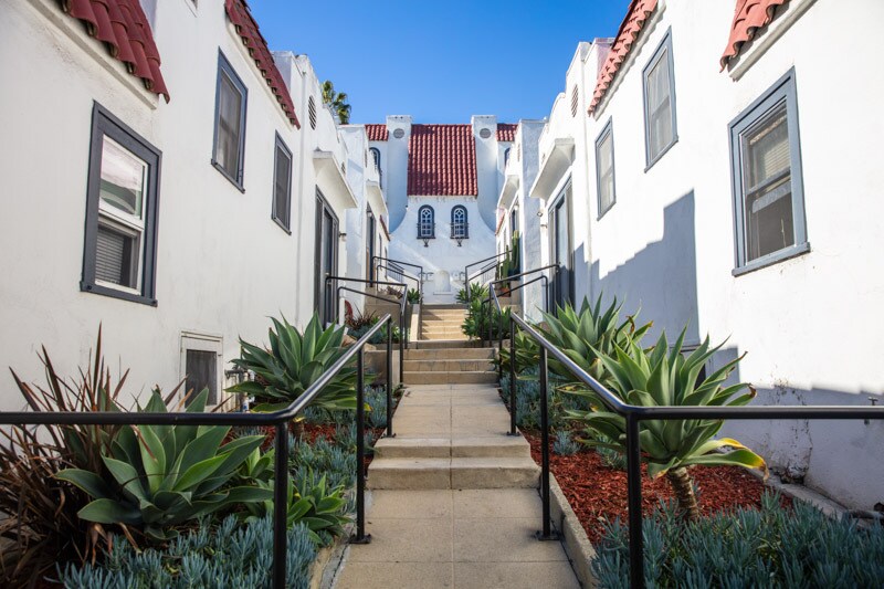 More Photos Of 907-909 Glendale Blvd, Los Angeles Apartments For Sale