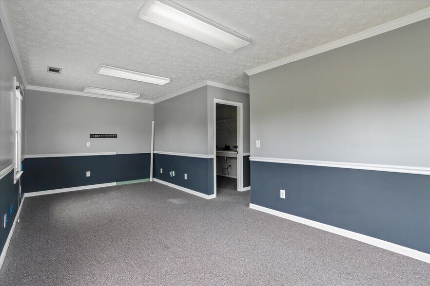 More Photos Of 883 Commerce Dr SW, Conyers Office For Lease