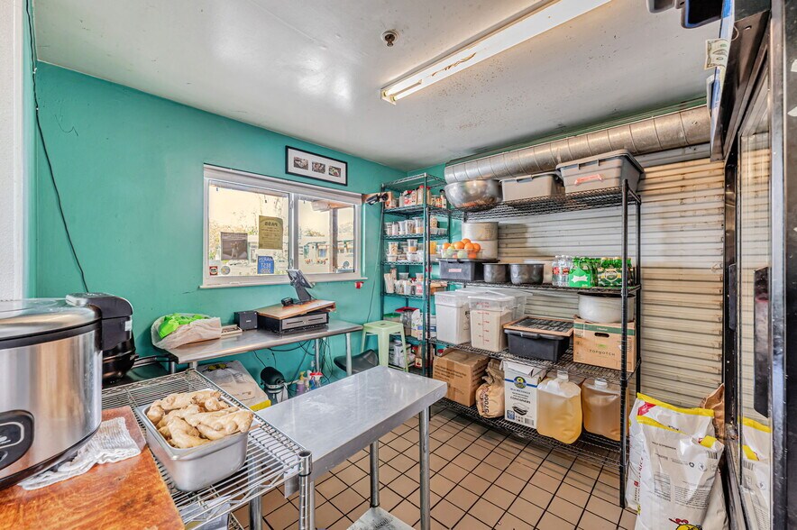 More Photos Of 621-655 Del Ganado Rd, San Rafael Storefront For Sale