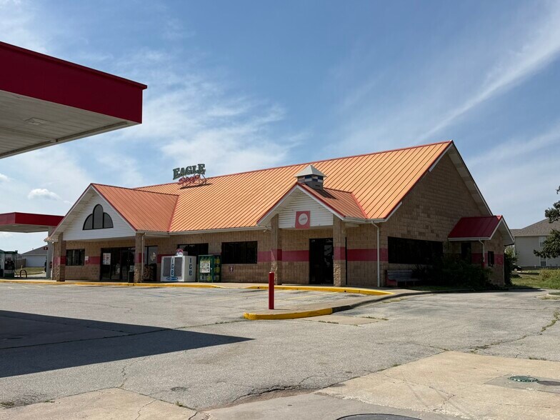 More Photos Of 103 Pin Oak Dr, Aurora General Retail For Sale