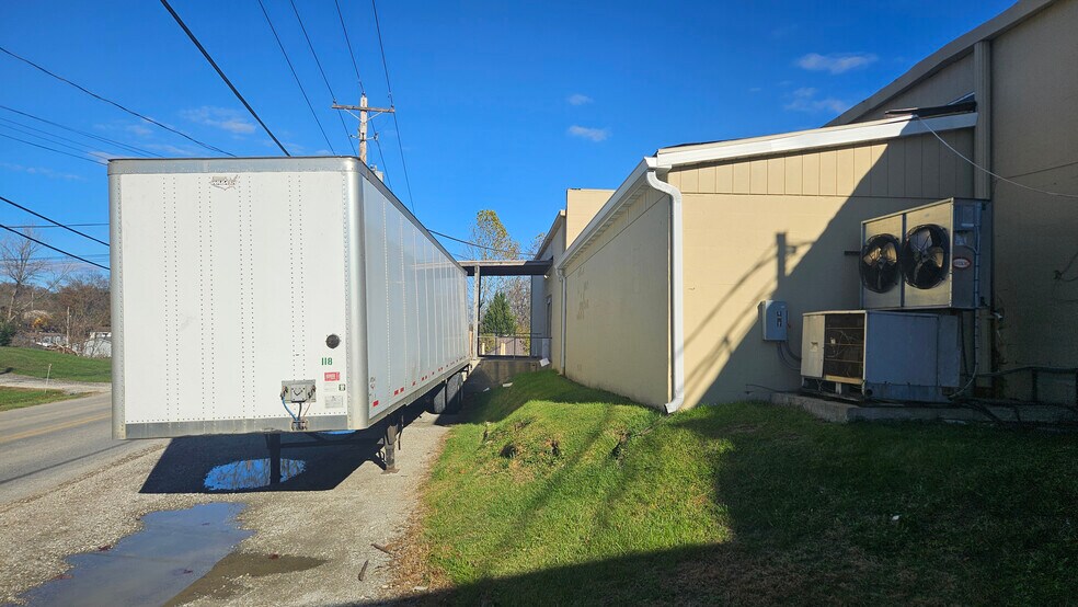 More Photos Of 2198 U.S. 60, Culloden Storefront For Sale