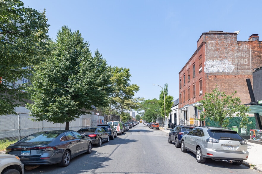 More Photos Of 2572 Park Ave, Bronx Industrial For Sale