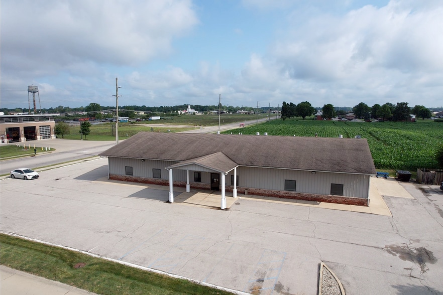 More Photos Of 2500 Parkway Dr, Shelbyville Medical For Sale