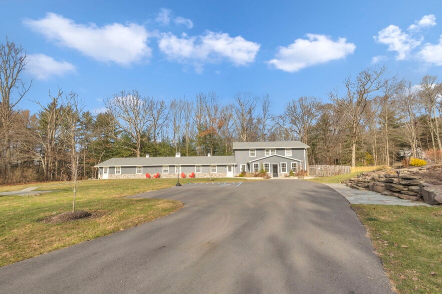 More Photos Of 106 Carr St, Nicholson Assisted Living For Sale