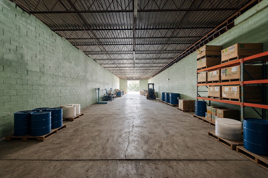 More Photos Of 2025 N Lapeer Rd, Lapeer Warehouse For Lease