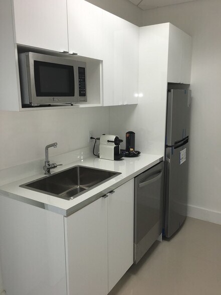 More Photos Of 1000 Brickell Ave, Miami Office For Lease