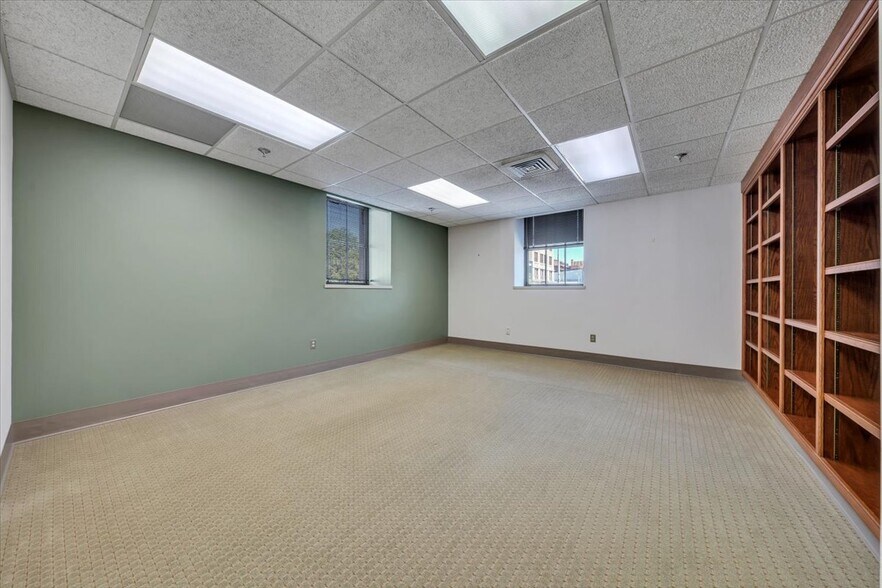More Photos Of 202-204 S Jefferson St SE, Roanoke Office For Sale